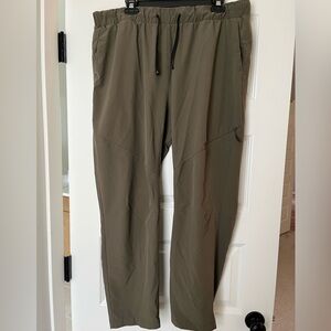 Men's Relaxed Fit Olive Joggers